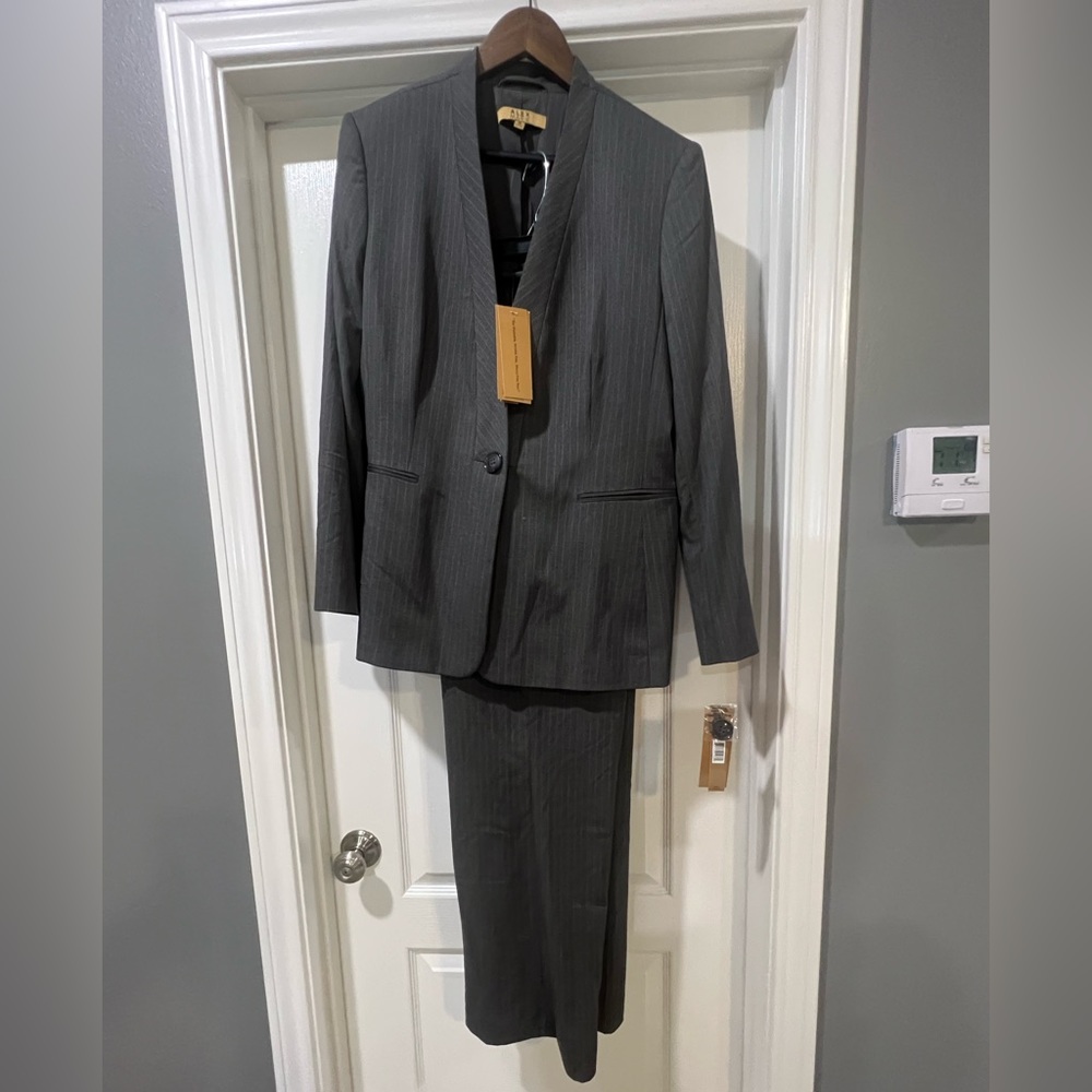 Alex Marie 2 piece ladies suit size 16 grey pinstripe